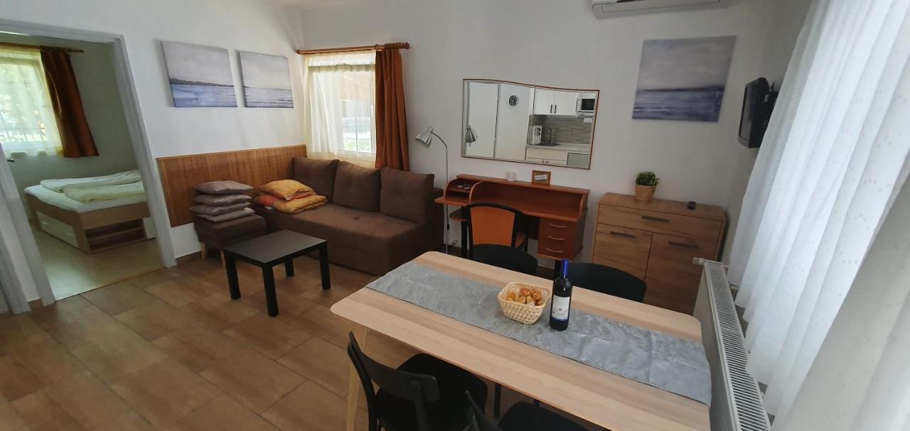 Forrest Apartman Gyenesdiás Eksteriør billede